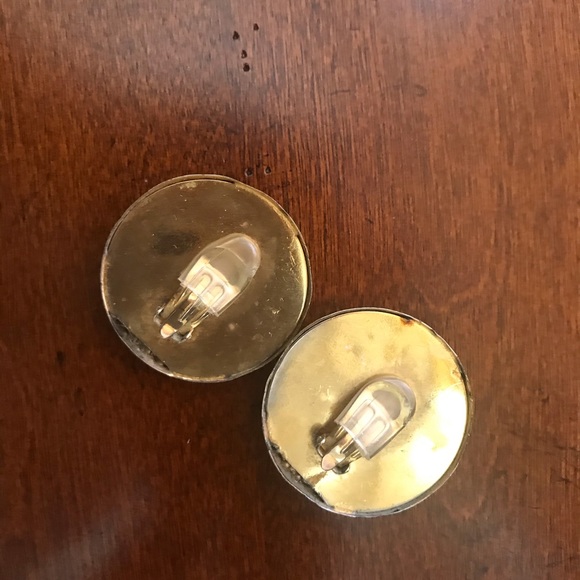 Vintage Sunflower Clip-On Earrings - Picture 3 of 4